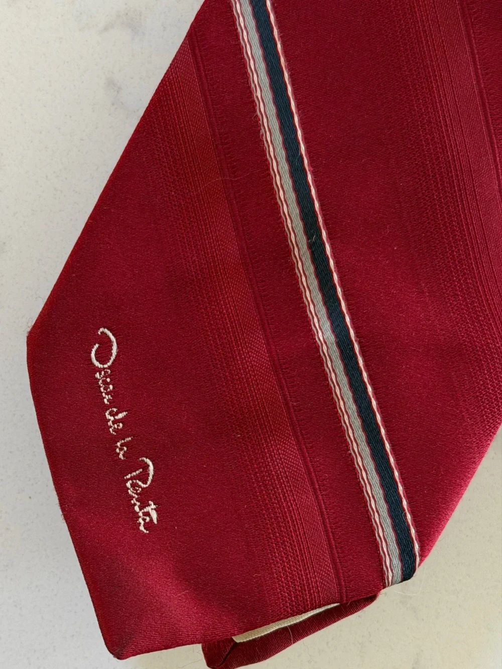 Oscar de la Renta Men's Burgundy Diagonal Stripe Tie with Navy & White Accents